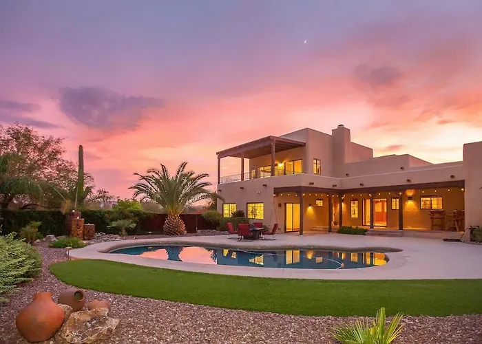 Spectacular Views, Heated Pool, And Outdoor Bbq *