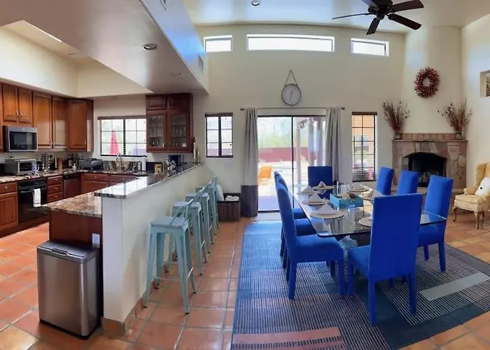 Spectacular Views, Heated Pool, And Outdoor Bbq Holiday home