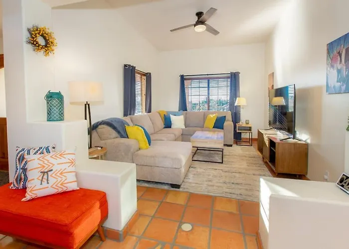 Spectacular Views, Heated Pool, And Outdoor Bbq