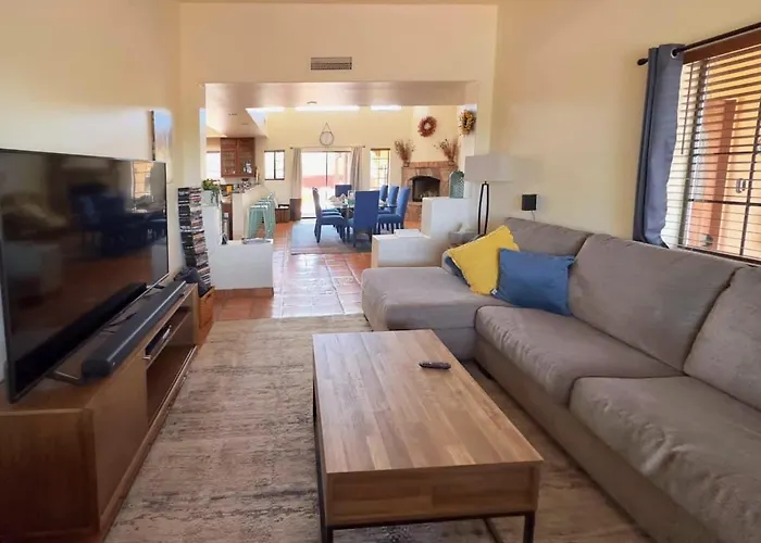 Holiday home Spectacular Views, Heated Pool, And Outdoor Bbq Tucson