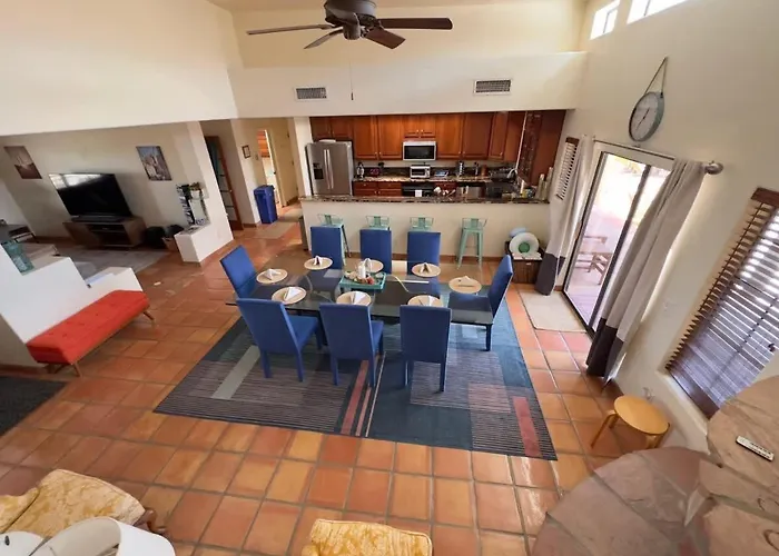 Holiday home Spectacular Views, Heated Pool, And Outdoor Bbq *