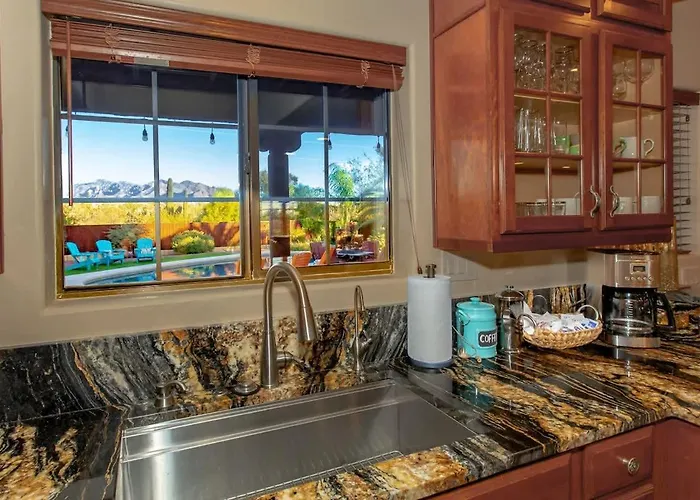 Spectacular Views, Heated Pool, And Outdoor Bbq Tucson
