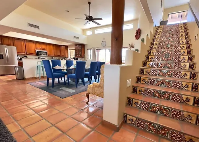 Holiday home Spectacular Views, Heated Pool, And Outdoor Bbq Tucson