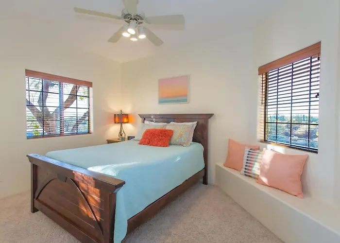 Spectacular Views, Heated Pool, And Outdoor Bbq Holiday home *