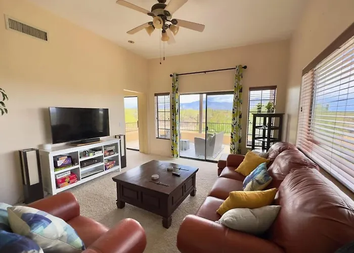 Spectacular Views, Heated Pool, And Outdoor Bbq Holiday home