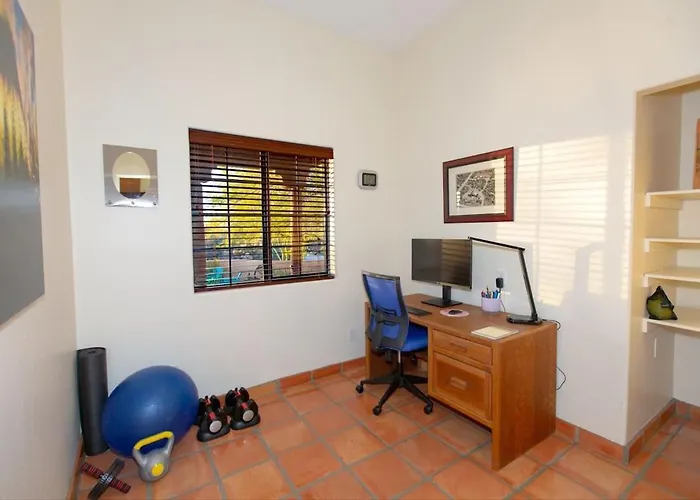 Holiday home Spectacular Views, Heated Pool, And Outdoor Bbq *