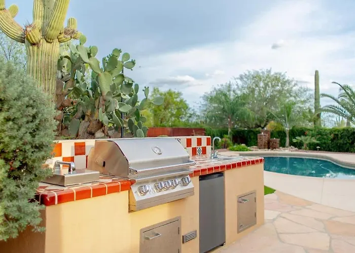 Holiday home Spectacular Views, Heated Pool, And Outdoor Bbq *