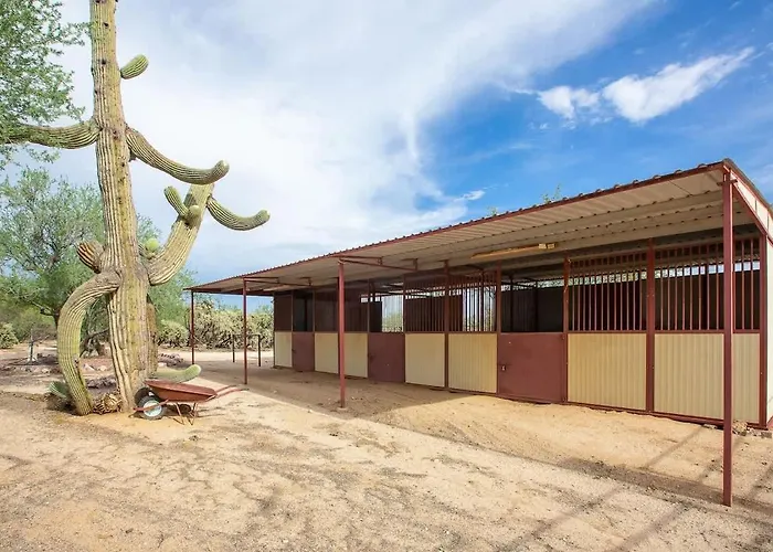 Holiday home Spectacular Views, Heated Pool, And Outdoor Bbq *